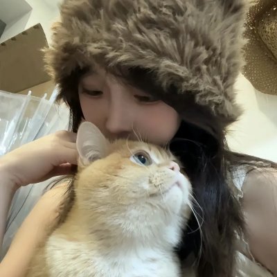 带剑女孩